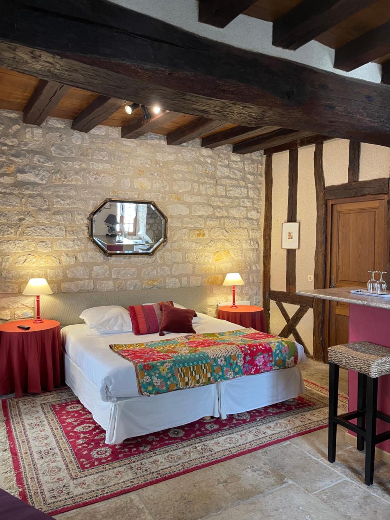 La Maison D'Alienor - Gites De Caractere A Chablis - 89 Экстерьер фото