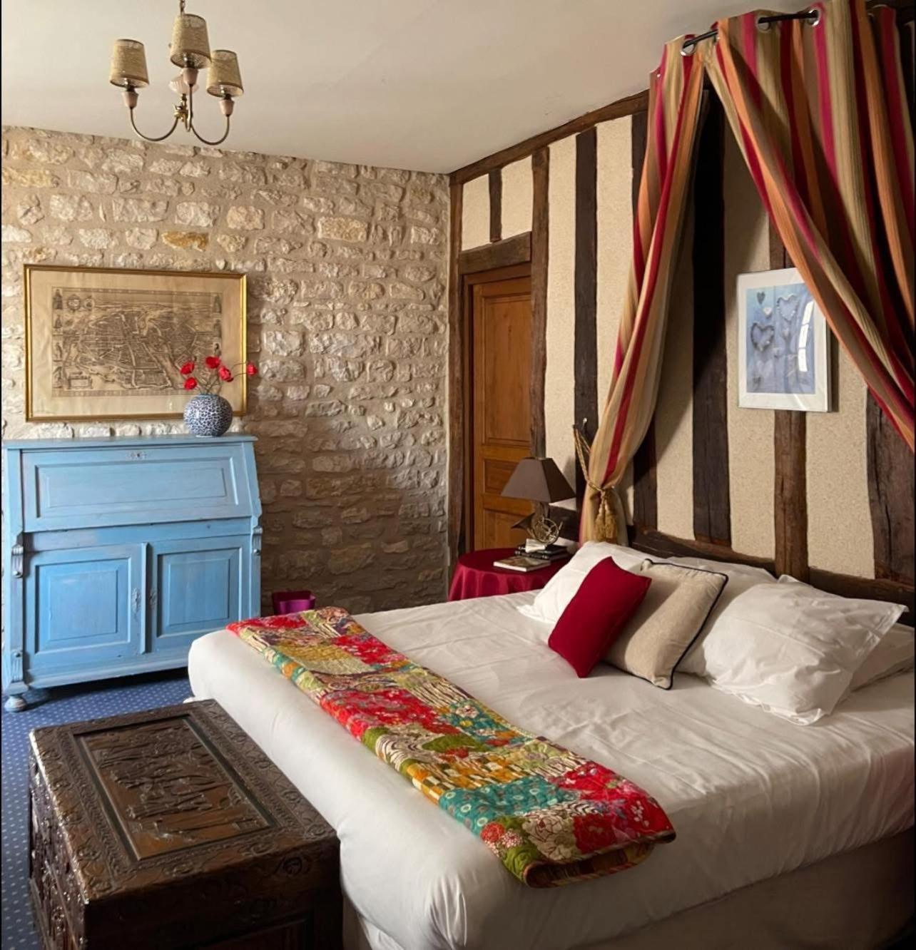 La Maison D'Alienor - Gites De Caractere A Chablis - 89 Экстерьер фото